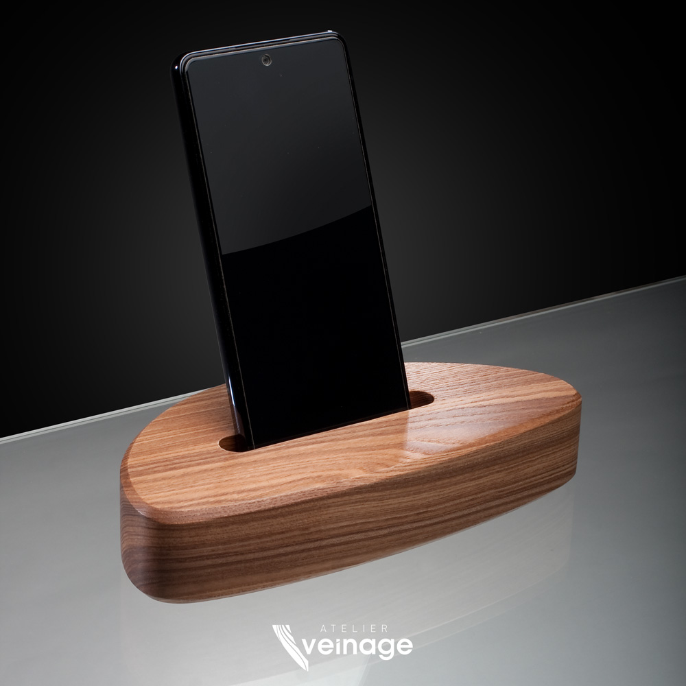 Support de téléphone portable de designer - Frêne Olivier massif - Design Atelier Veinage
