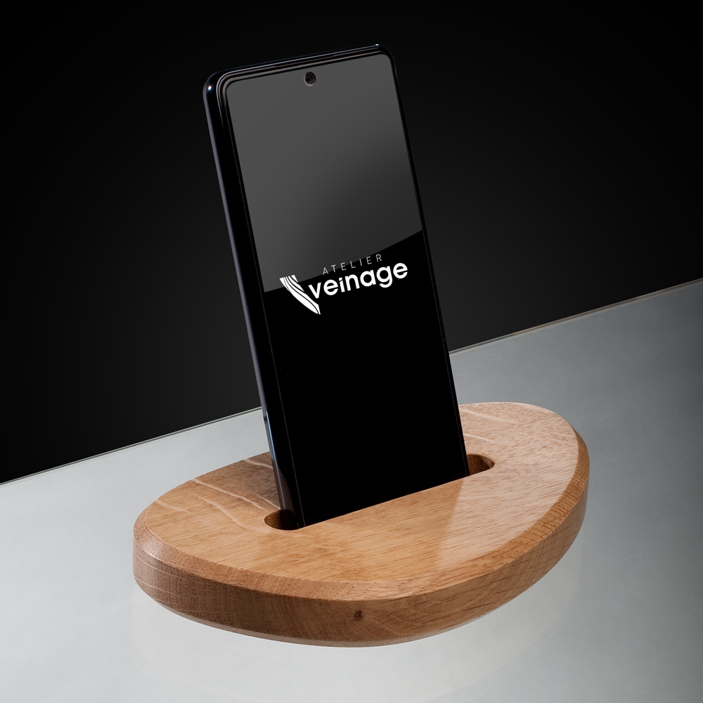 Présentation du support de téléphone bois de Chêne - Smart-Galet - Atelier Veinage