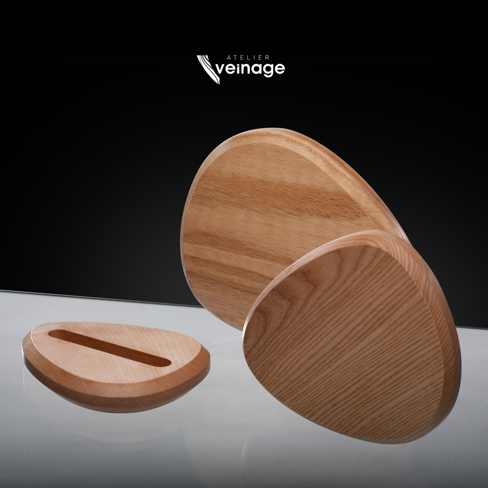 Smart-CAIRN - Détail du Design graphique du support en bois d'Erable, Frêne et Chêne Rouge
