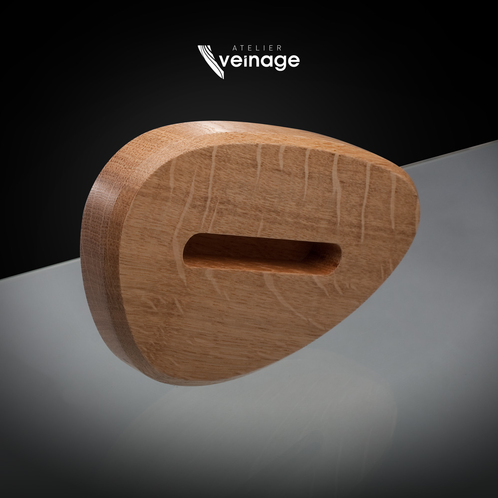 Stand pour smartphone de créateur en bois de Chêne - Détail du veinage