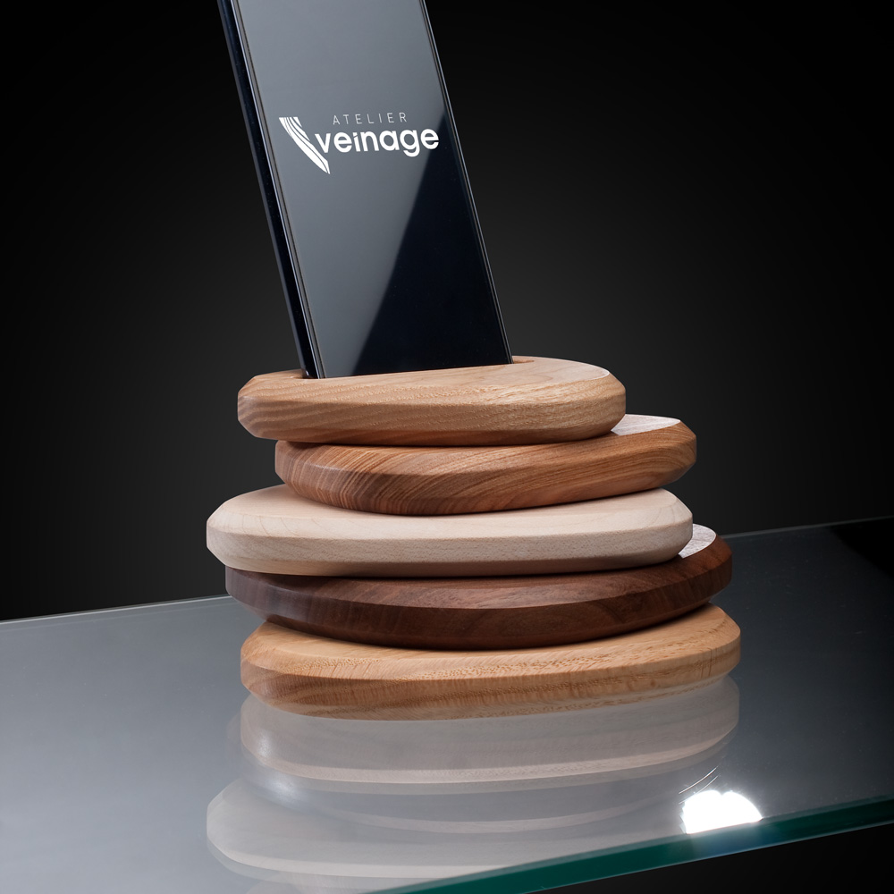 Support bois pour téléphone de créateur - 5 galets - Atelier Veinage